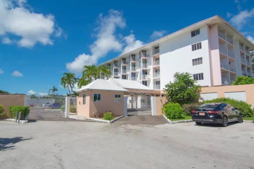Nassau Harbour Cozy 2 Bedroom Condo المظهر الخارجي الصورة