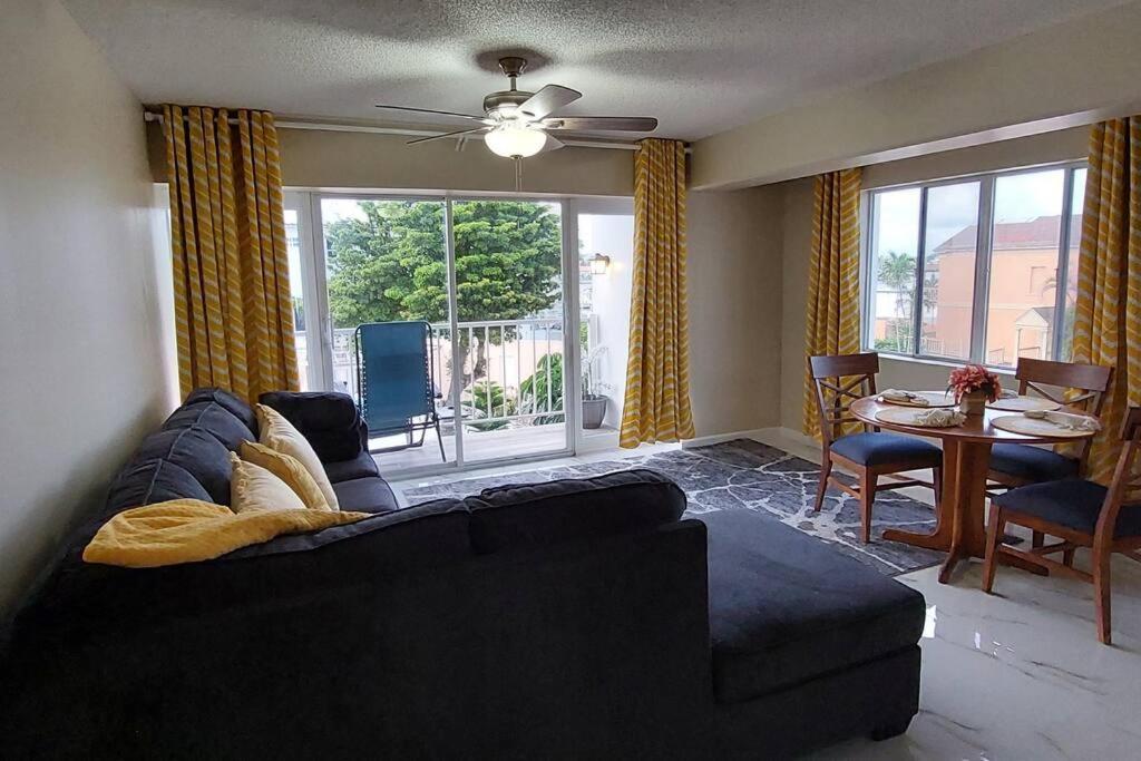 Nassau Harbour Cozy 2 Bedroom Condo المظهر الخارجي الصورة